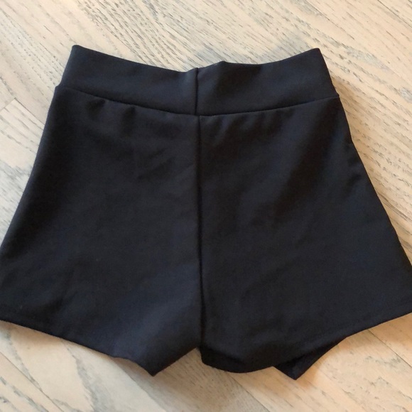 Like new girls skort size small - Picture 3 of 4